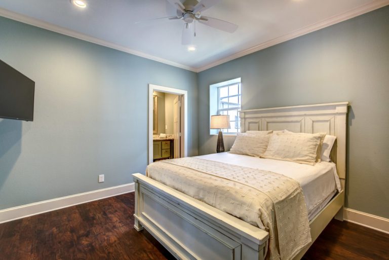 The Hangar Lodge Bedroom