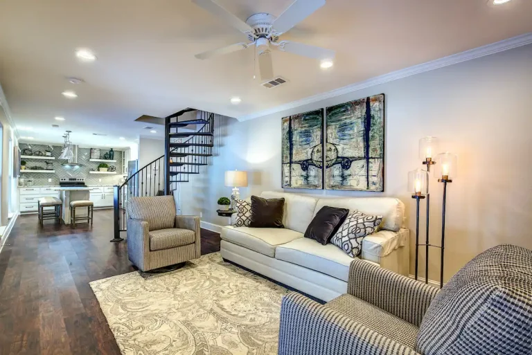 Hangar Lodge Living Room