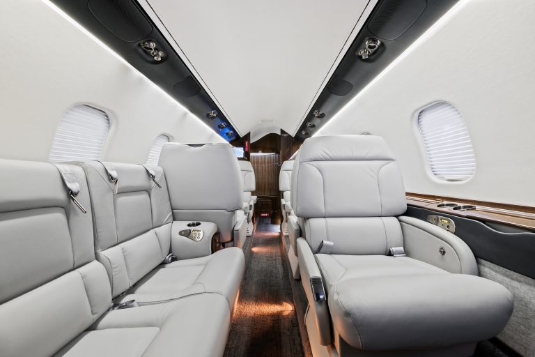 1998 Learjet 60-131 For Sale Cabin Seating
