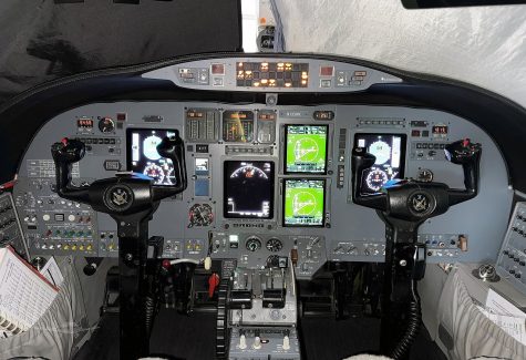 560-0261 cockpit