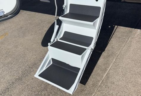 560-0261-stairs