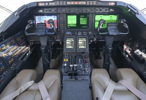 2000 Beechjet 400a RK-269 Cockpit