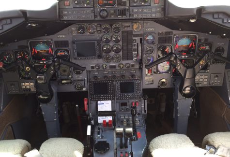 Hawker 700a 257193 N350PL Cockpit