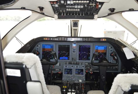 Beechjet 400a RK-135 Cockpit