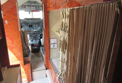 1985 Hawker 800A 258018 Forward Closet