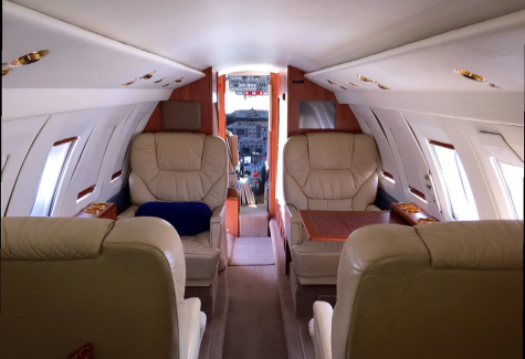 Hawker 700a 257193 N350PL Cabin Forward