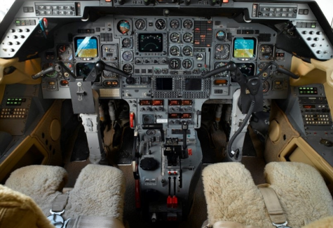 Hawker 800A 258055 Cockpit