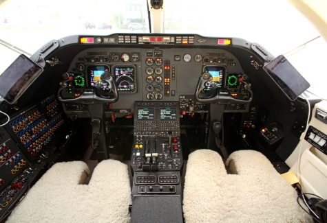 RK-464 Hawker 400xp For Sale Cockpit