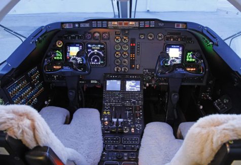 Beechjet 400a RK-336 Cockpit