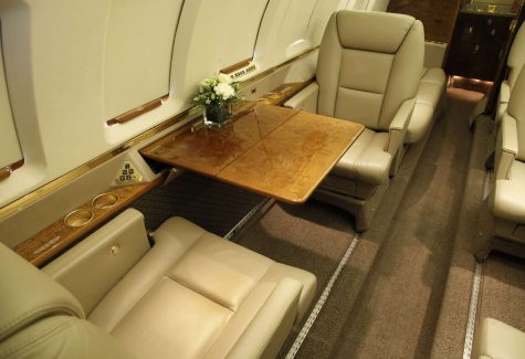 1997 Hawker 800XP sn:258297 Table Seating