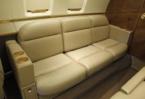 1997 Hawker 800XP sn:258297 Couch Seating