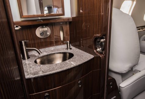Learjet 60 60-295 Lav sink Close